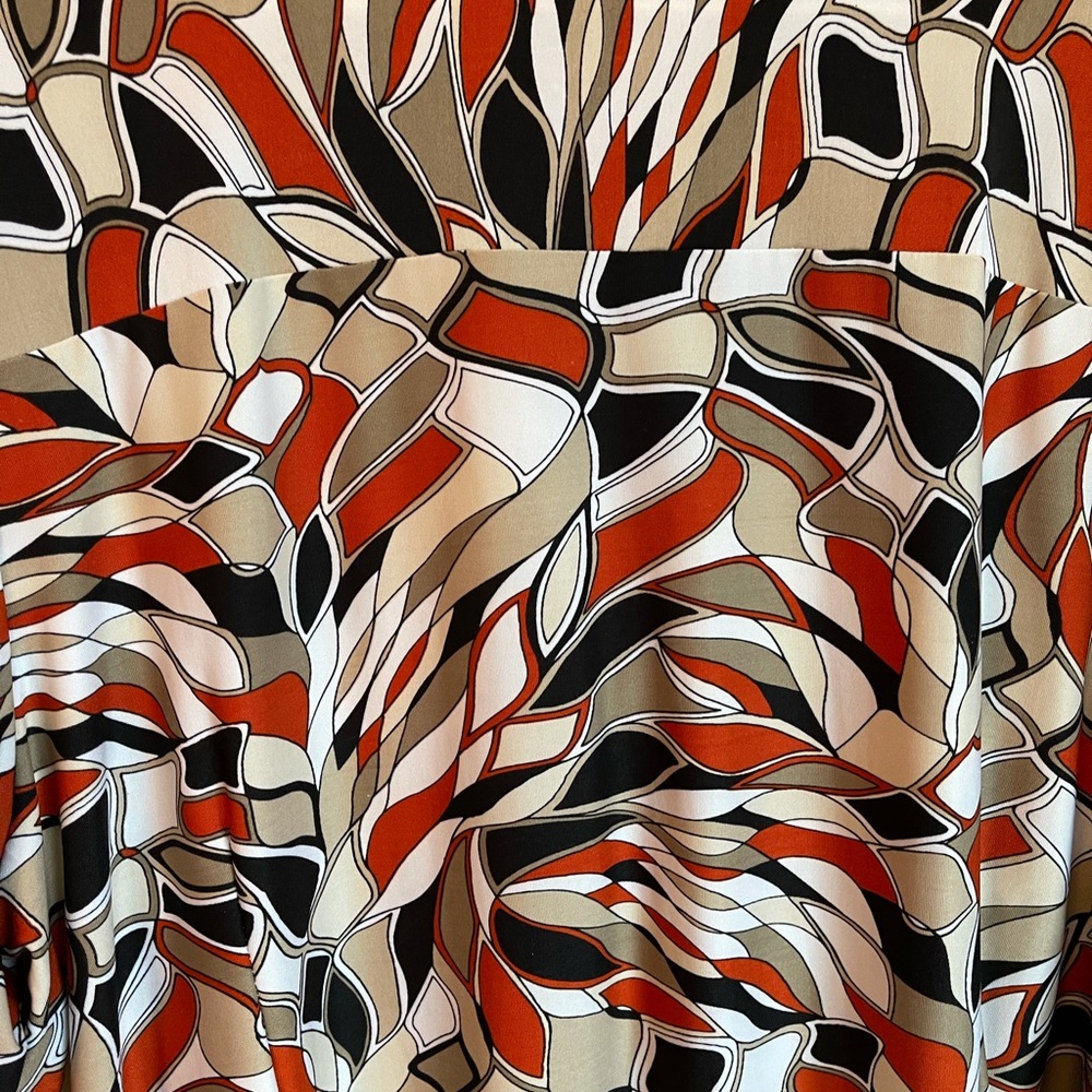 FUN PATTERNED ESSENTIALS TOP SIZE 1X - Picture 2 of 6